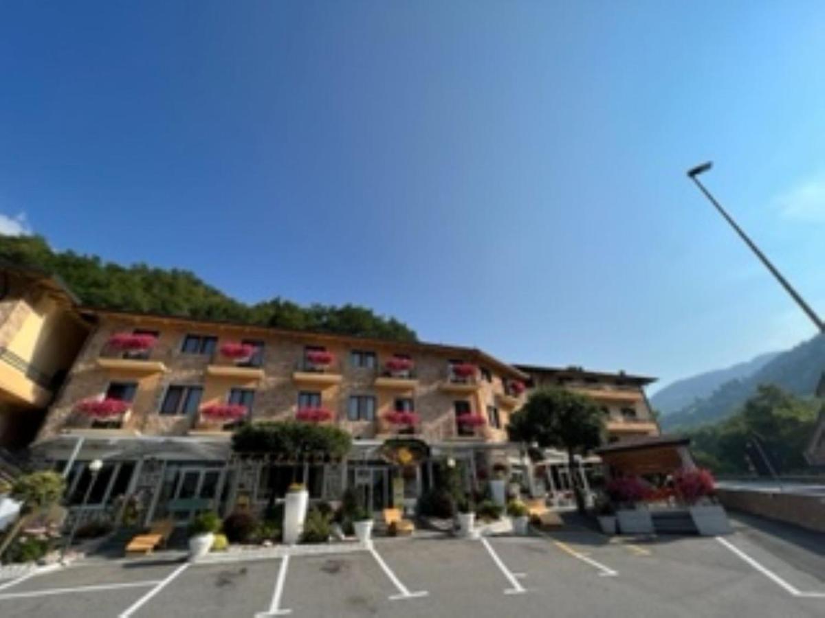 Hotel Iscla Edolo Exterior foto
